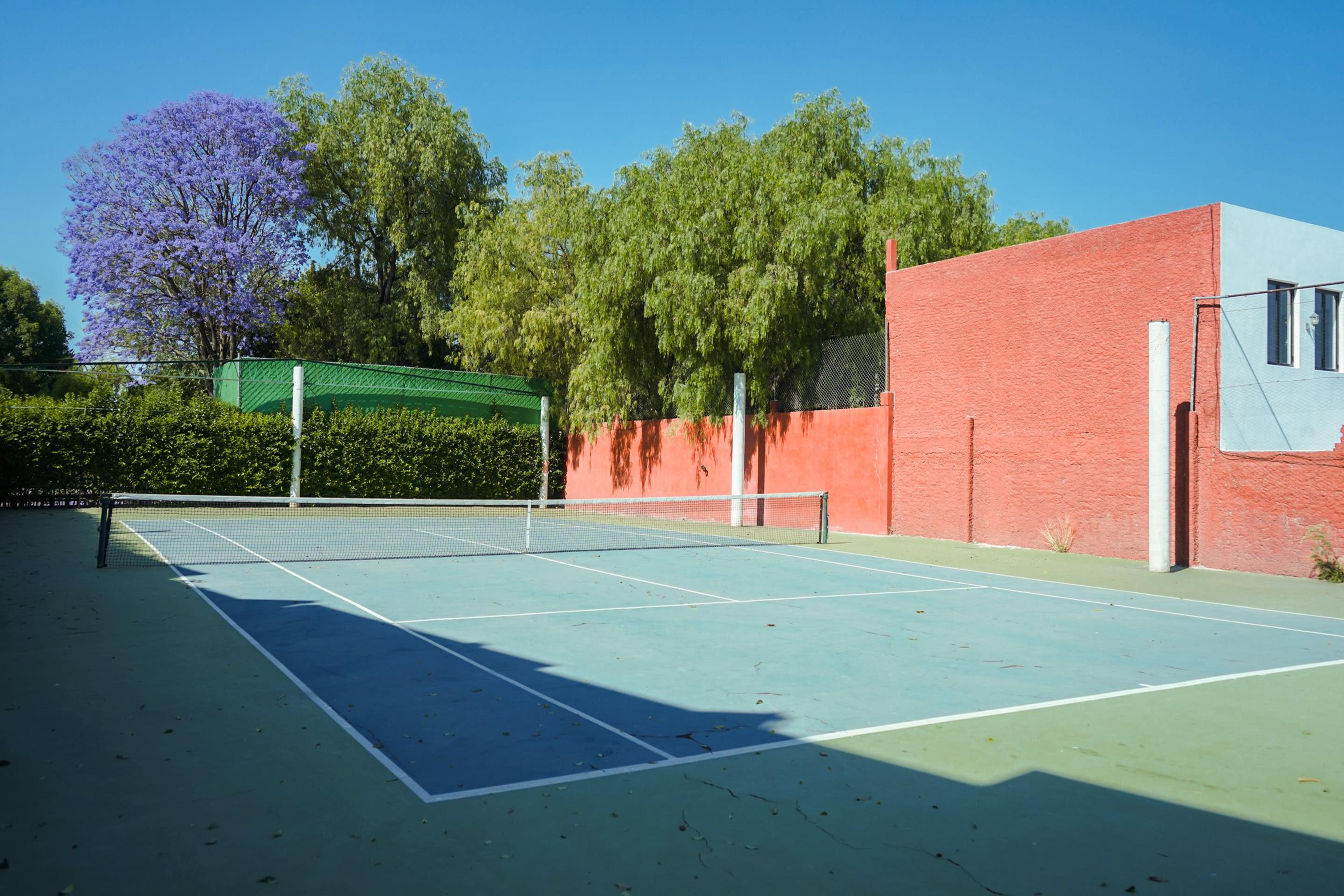 Real De Minas סאן מיגל דה אלנדה מראה חיצוני תמונה Tennis court at the school