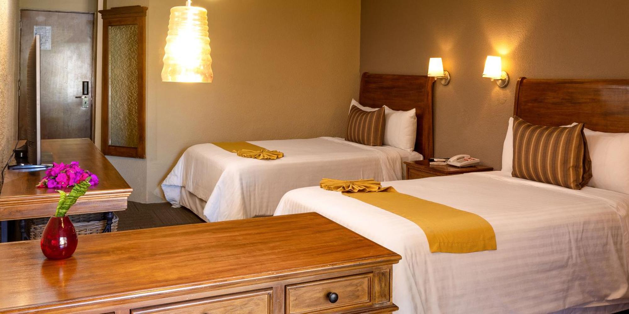 Real De Minas סאן מיגל דה אלנדה מראה חיצוני תמונה A guest room at the lodge